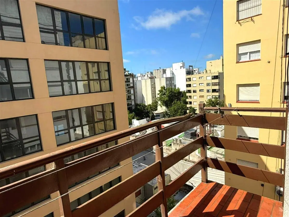 2 ambientes con Balcón y Cochera Cubierta En Zona Centro/Pza Mitre - LIBRES DE GASTOS 4
