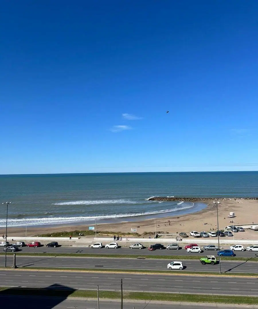 Departamento de 2 Ambientes con Cochera Doble y Vista al Mar 5