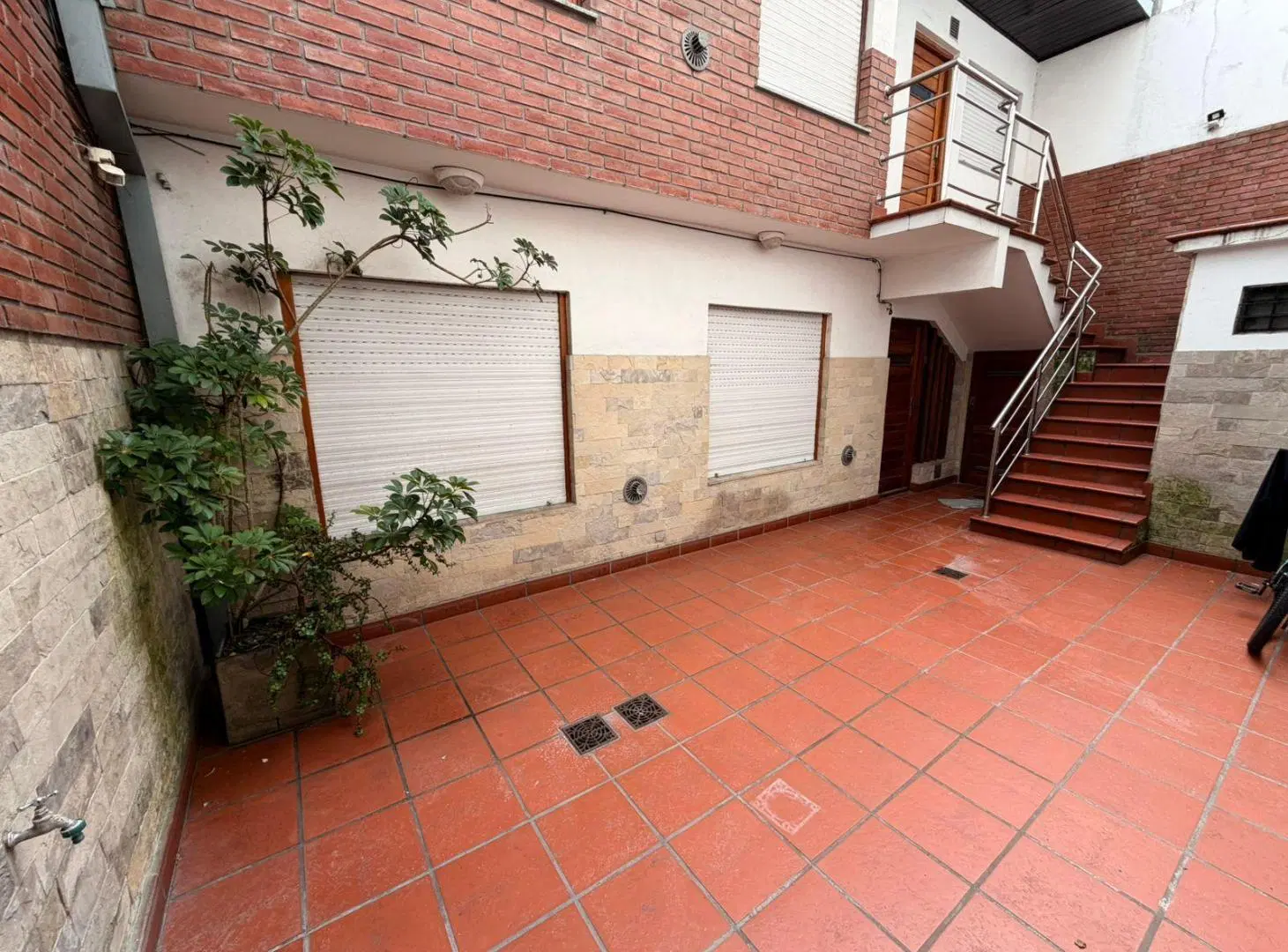 OFICINA EN ALQUILER 24 MESES | PLANTA BAJA | 3 OFICINAS PRIVADAS | ACHA 443 5