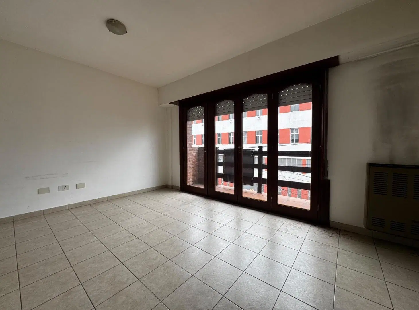 OFICINA EN ALQUILER 24 MESES | SEGUNDO PISO AL FRENTE | CON BALCON | 75 M2 TOTALES | ACHA 443 5