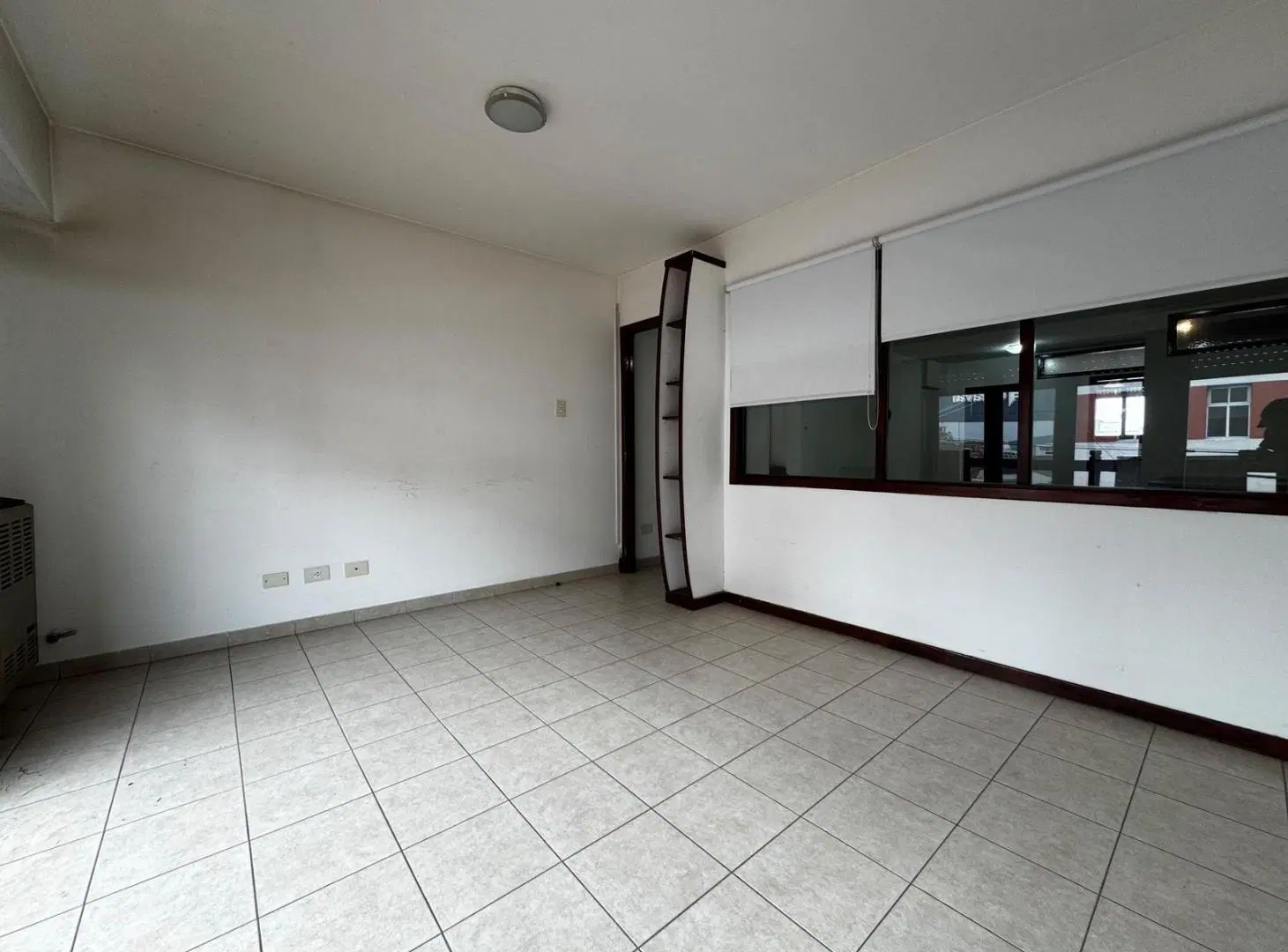 OFICINA EN ALQUILER 24 MESES | SEGUNDO PISO AL FRENTE | CON BALCON | 75 M2 TOTALES | ACHA 443 8