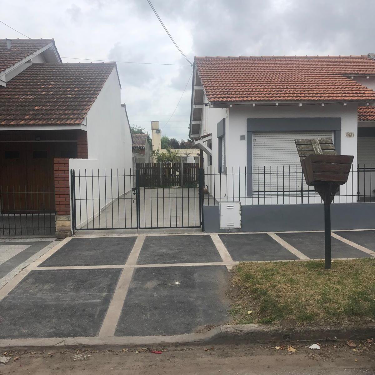 Casa con Departamento en Zona de Todo El Año, Calle 42 y 31 5