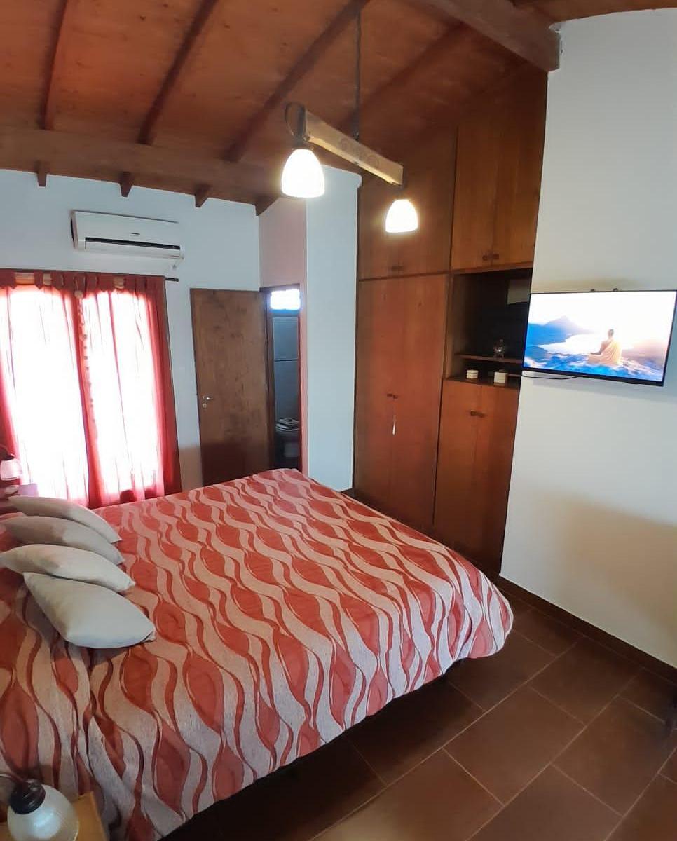 Casa con 3 Dorm., Zona de Todo El Año. Servicios 5
