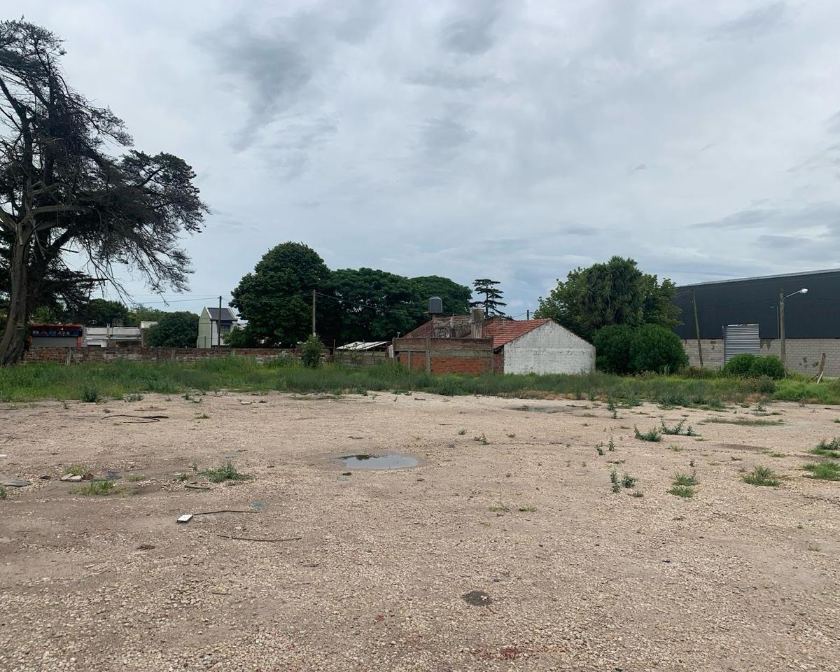 Lote en Venta Av Champagnat y Mathew 4