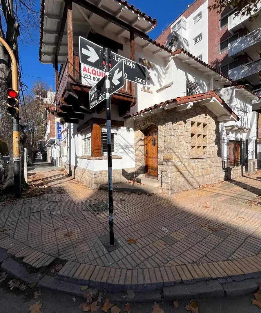 Casa en Plaza Mitre 3