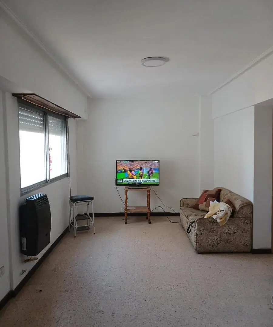Departamento de dos ambientes lateral con Cochera fija 5