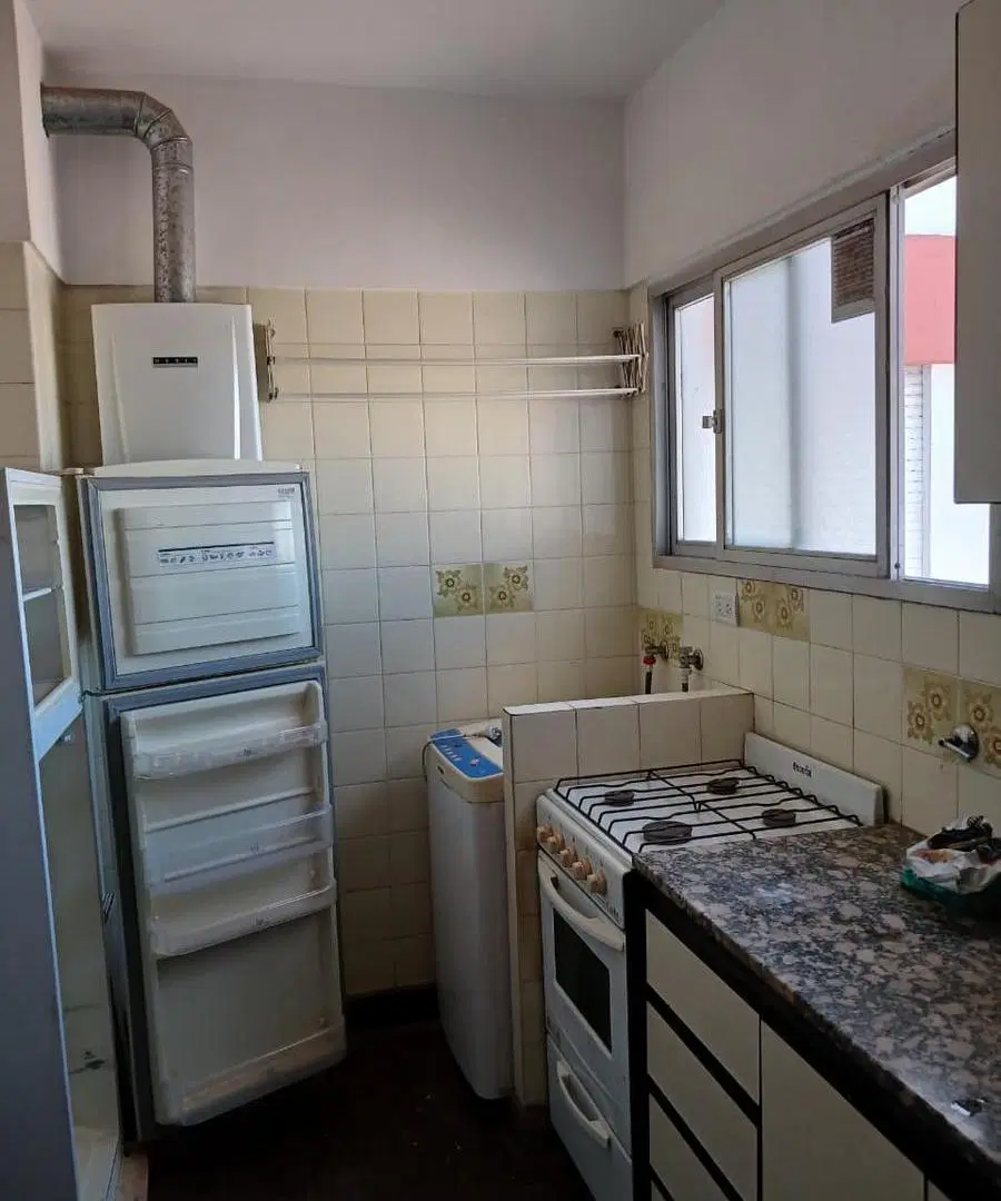 Departamento de dos ambientes lateral con Cochera fija 1