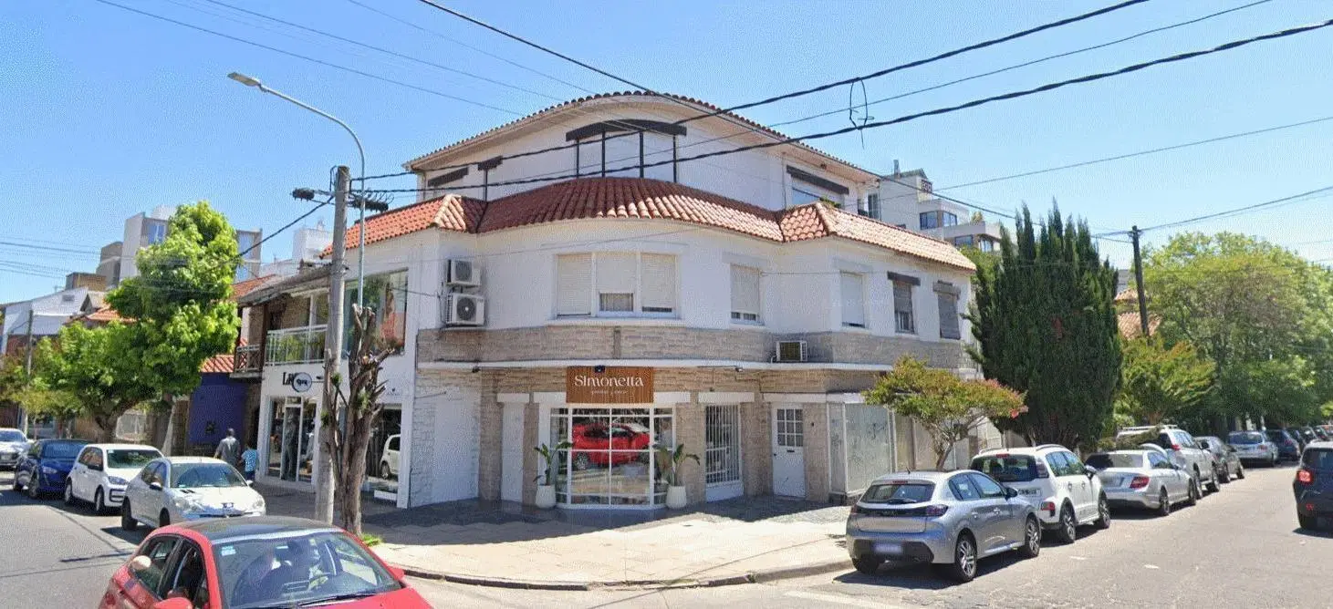 Ph 3 ambientes con dependencia de servicio, primer piso por escalera, con vista lateral al mar. Pla 8