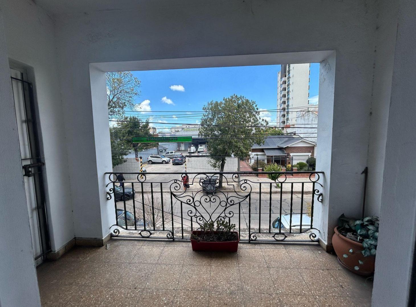 Foto de PH 5 ambientes en Planta Alta. Patio. Terraza, imagen 2