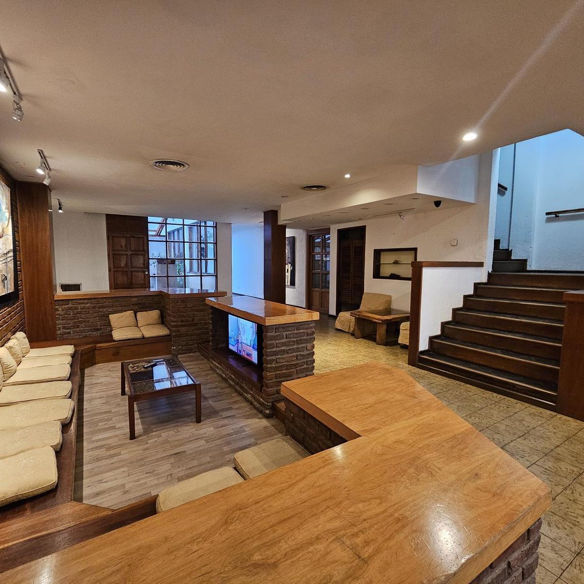 Hotel en Venta en Microcentro de San Martin de Los Andes 2