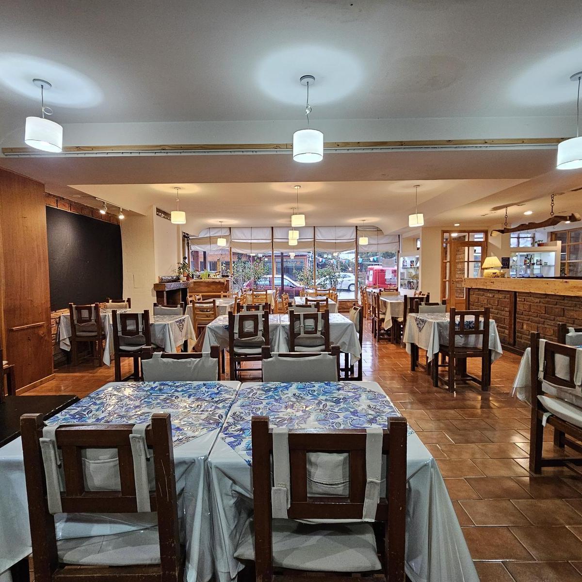 Hotel en Venta en Microcentro de San Martin de Los Andes 1