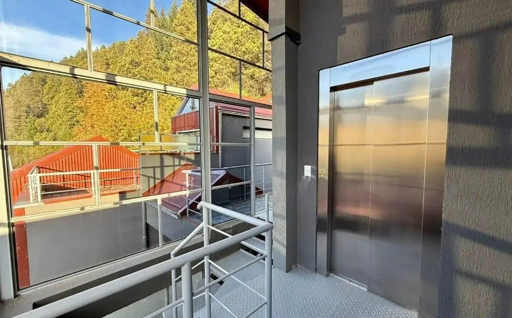 Departamento de 2 ambientes con balcón y terraza propia 3