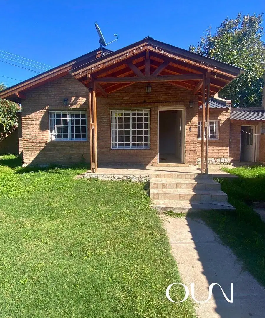 Casa en Venta en La Cumbre – 2 Dormitorios, Jardin y Cochera 1