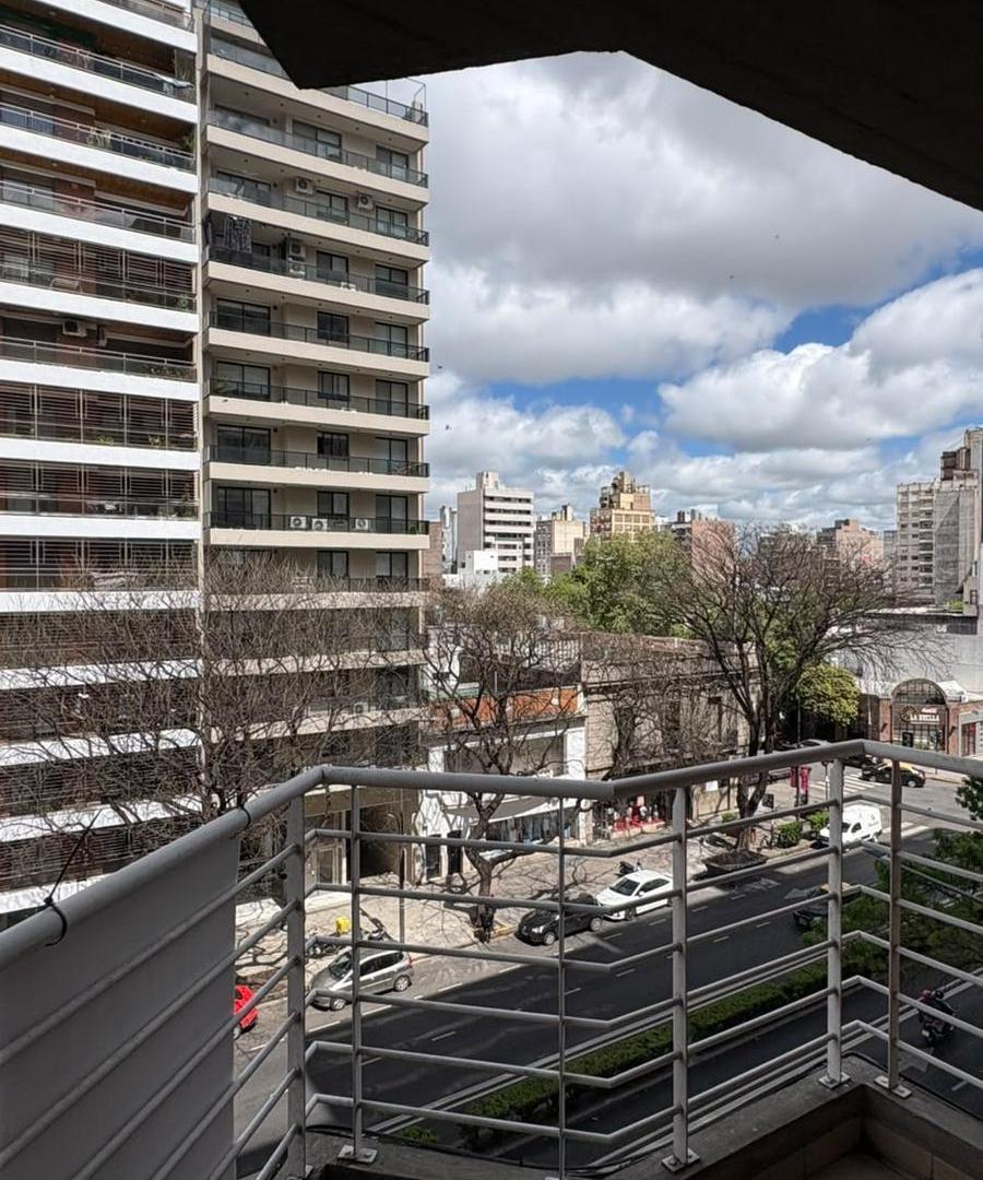 Foto de Alquiler Departamento Dos Dormitorios con cochera. Av Pellegrini 1260, imagen 5