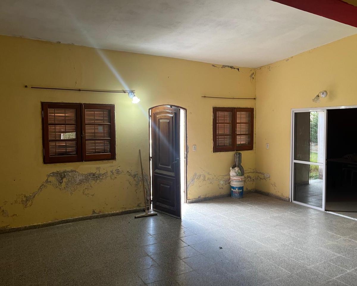Casa en venta en Las Albahacas, terreno de 700 metros, pavimento al frente!!