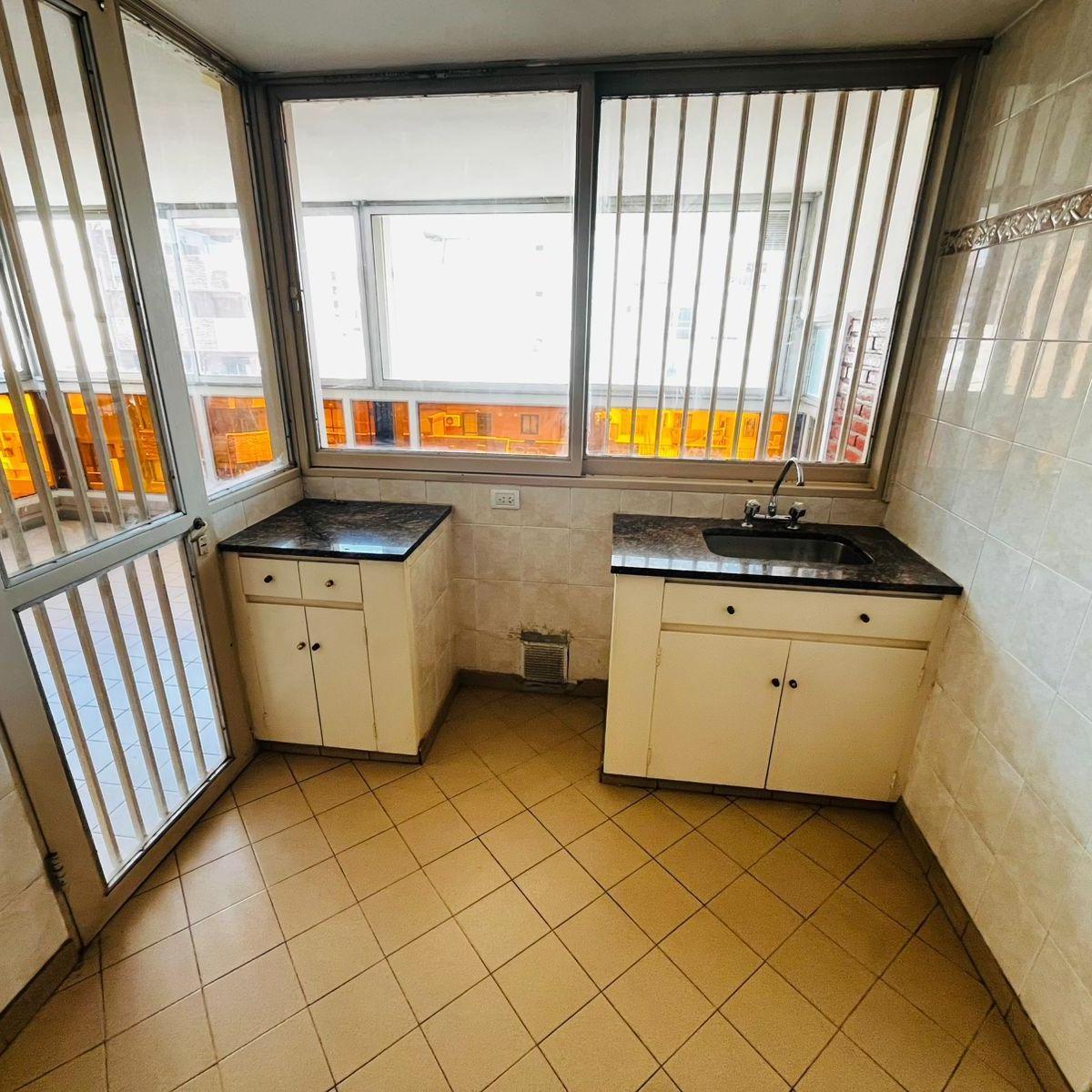 Vendo Hermoso Depto de 3 Dorm. con Cochera en Nva Cba 5