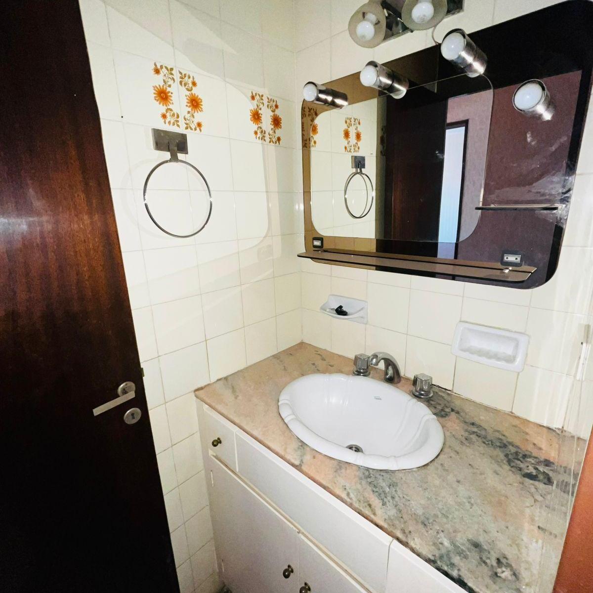 Vendo Hermoso Depto de 3 Dorm. con Cochera en Nva Cba 1