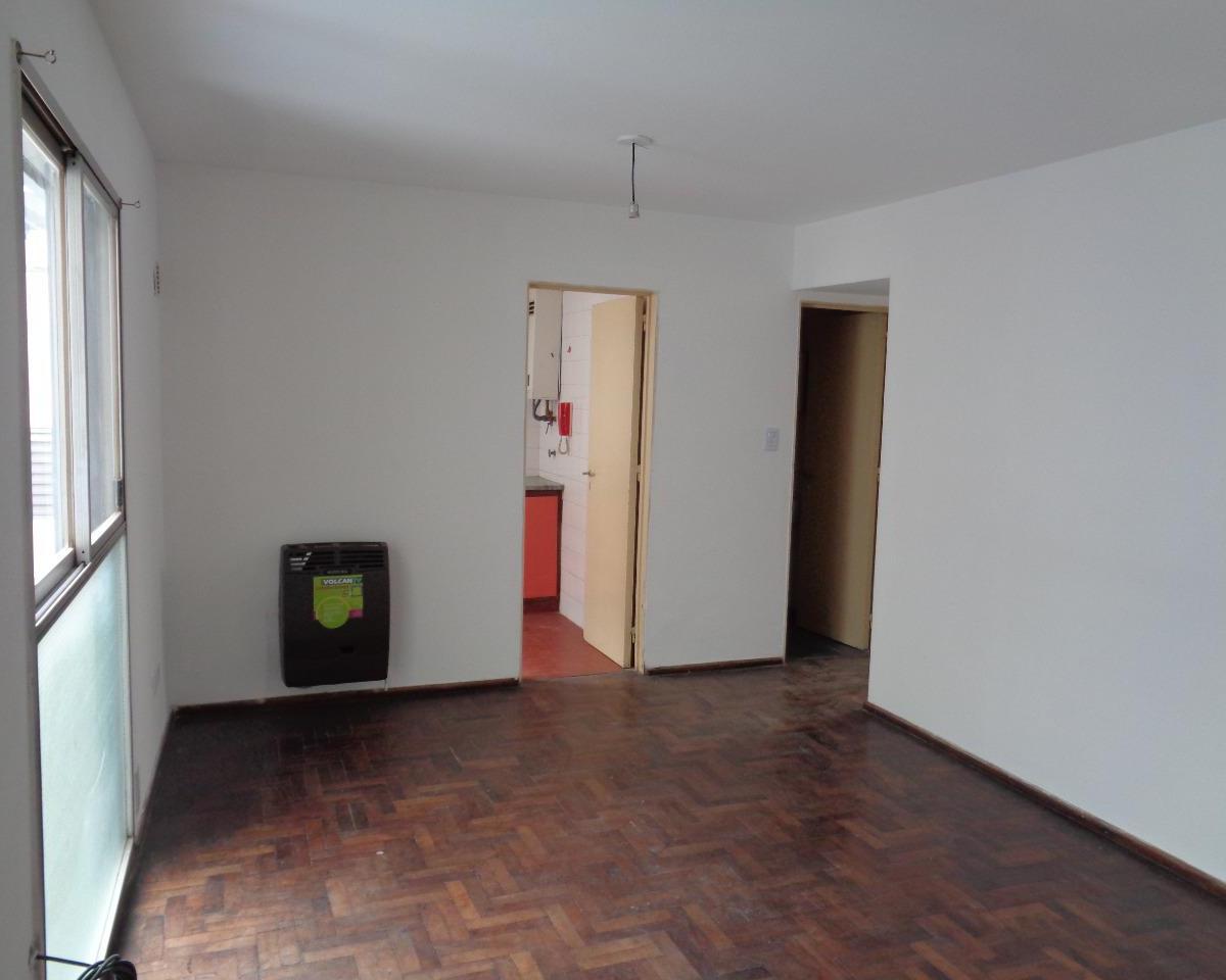 Vendo Depto de 2 Dorm., Alquilado, a 1 Cuadra y Media de Plaza Colón 5