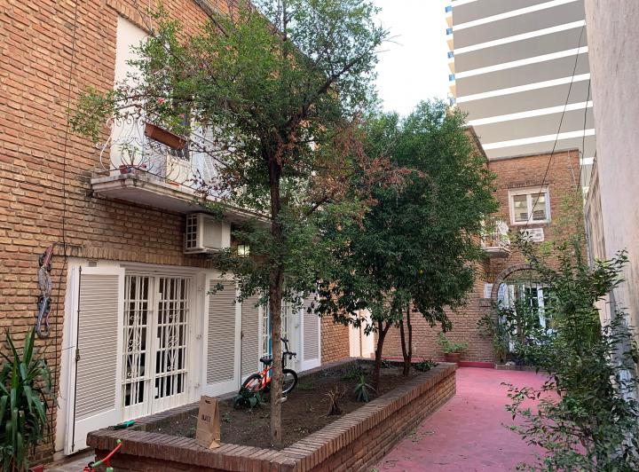 Alquilo Hermoso depto ANTIGUO planta alta en pleno nueva córdoba c/ gastos bajos 5