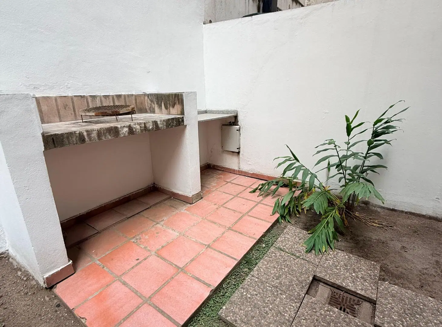 Alquilo depto en Nueva Córdoba super amplio con patio con asador 5