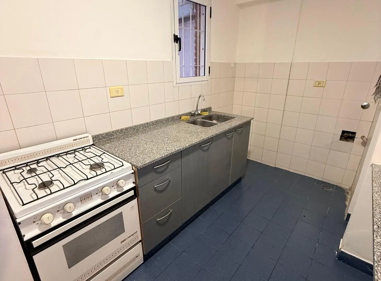 Alquilo depto en Nueva Córdoba super amplio con patio con asador 2