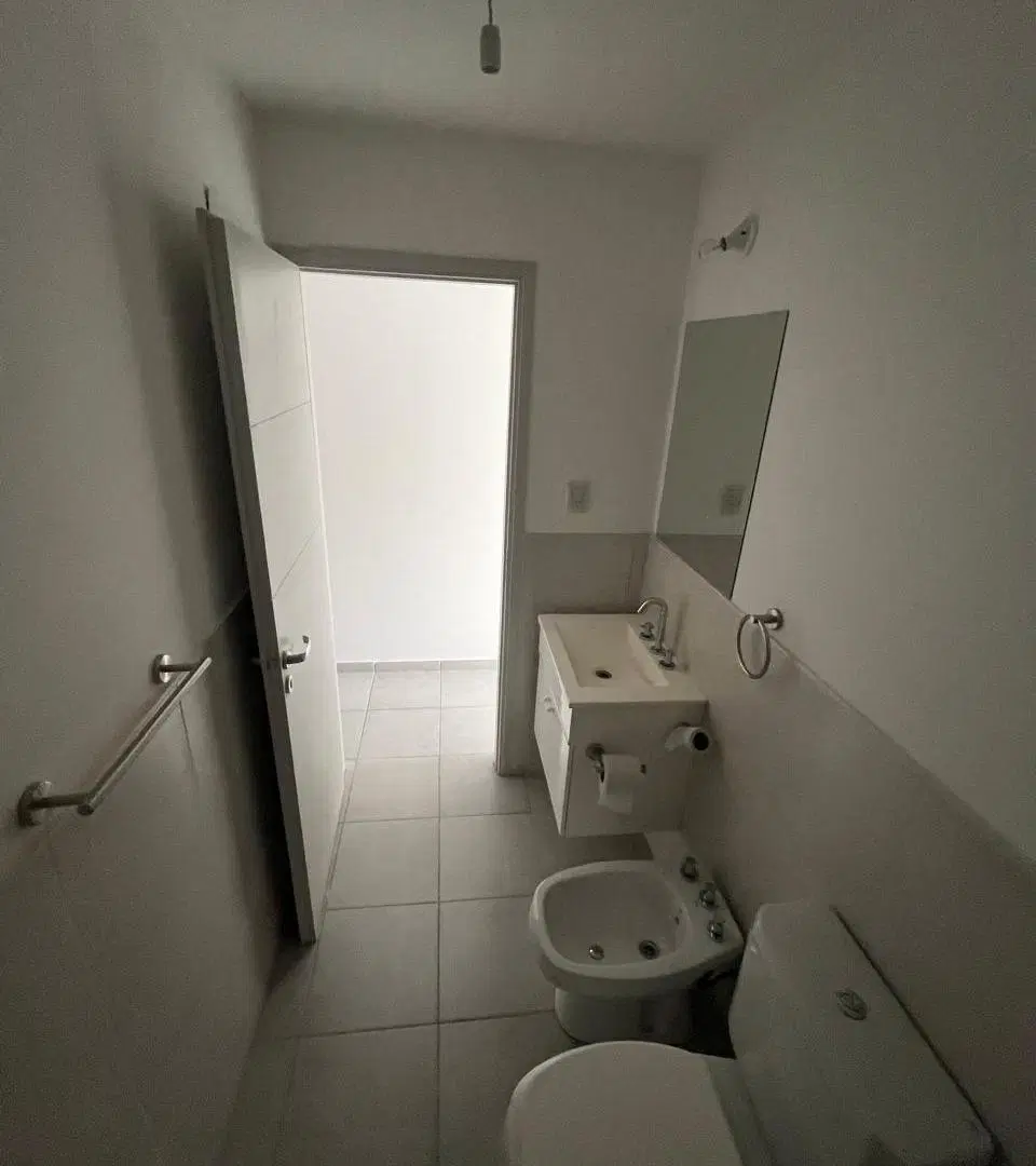 Alquilo Monoambiente con cocina separada, enorme como depto de 1 dormitorio 3