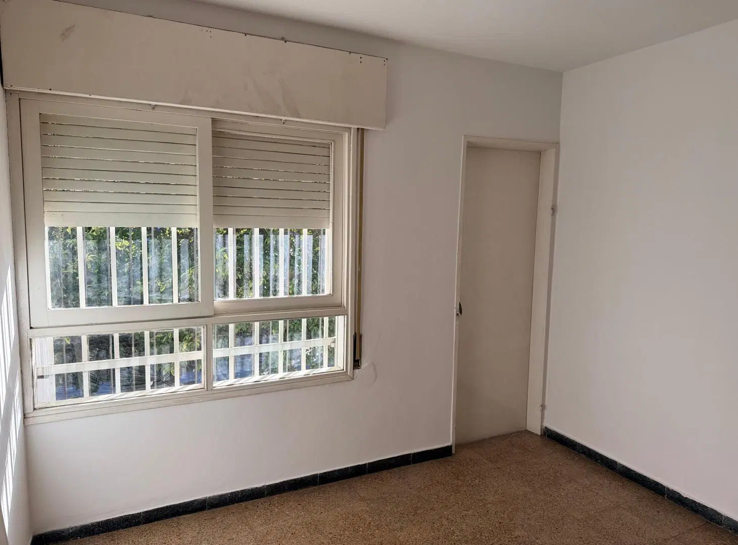 Alquilo BARRIO JARDIN PH de 2 dormitorios con terraza y cochera SIN EXPENSAS 5