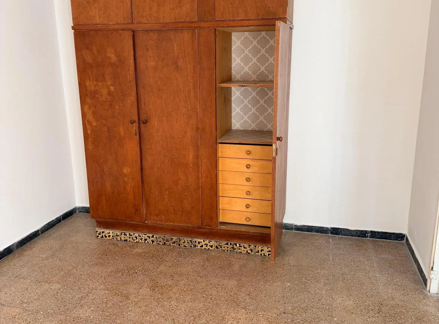 Alquilo BARRIO JARDIN PH de 2 dormitorios con terraza y cochera SIN EXPENSAS 4