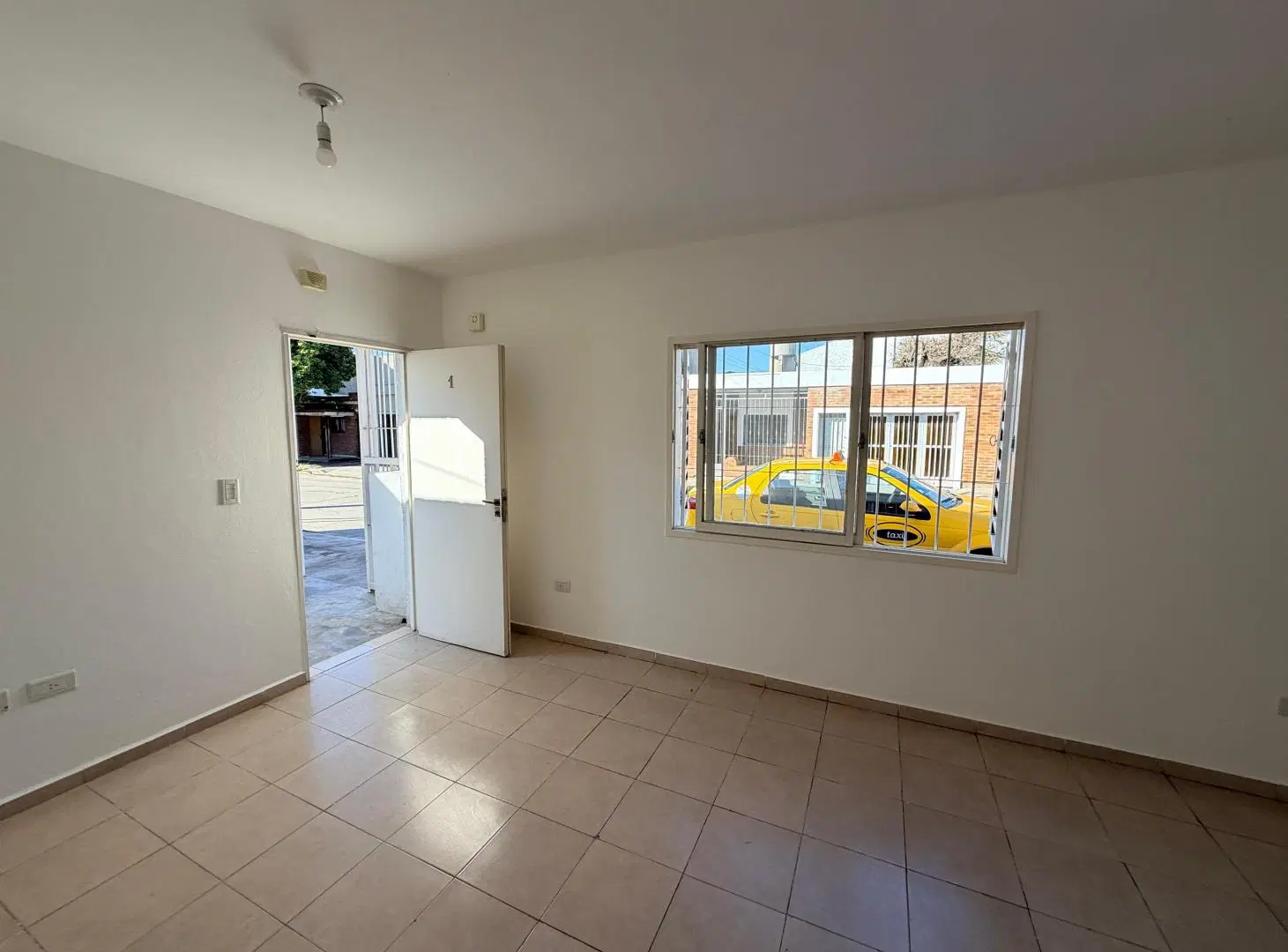 Alquilo depto de 1 dormitorio SIN EXPENSAS en barrio Las Flores. 3