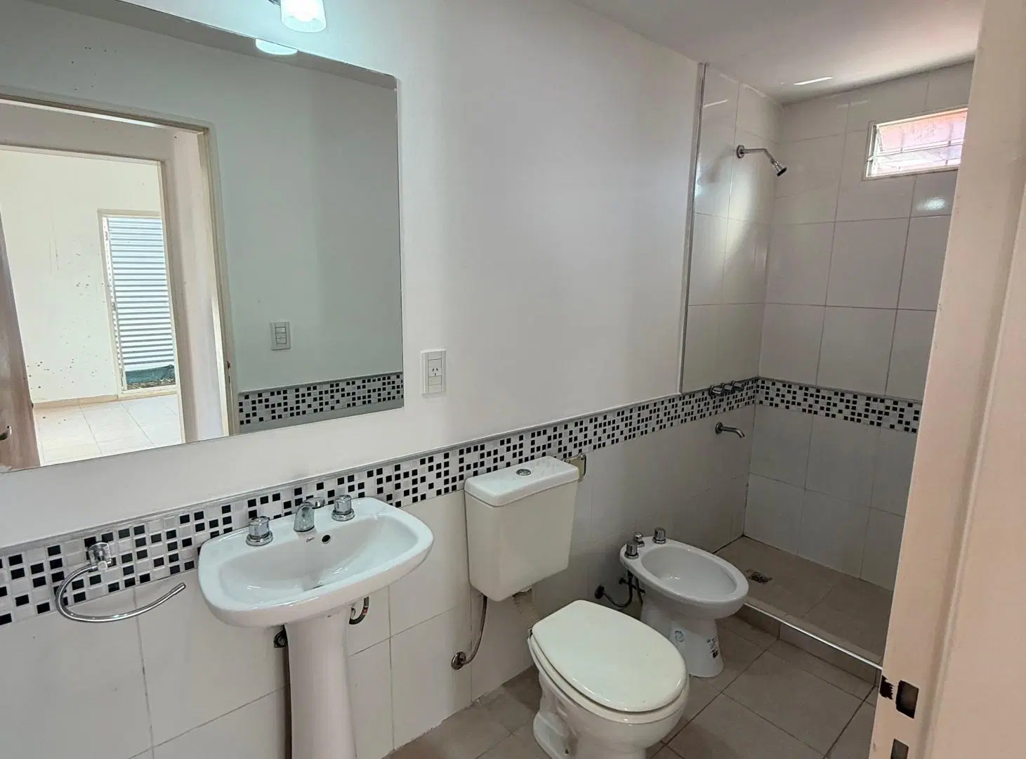 Alquilo depto de 1 dormitorio SIN EXPENSAS en barrio Las Flores. 5