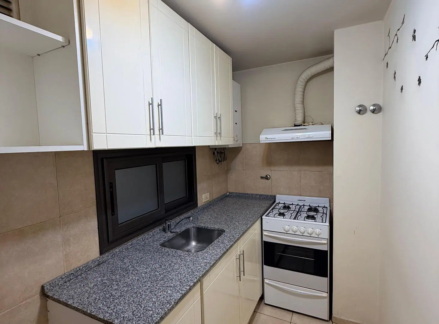 Alquilo departamento semi amoblado con seg. 24hs en Nueva Córdoba contrato mínimo 12 meses 5