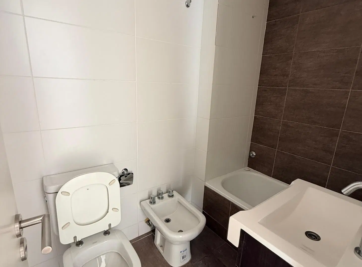 Alquilo Depto de 2 dormitorios y dos baños externo con Balcón con exclusivas amenities 3