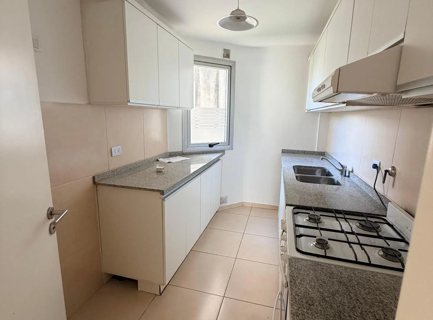 Alquilo Depto de 2 dormitorios y dos baños externo con Balcón con exclusivas amenities 8