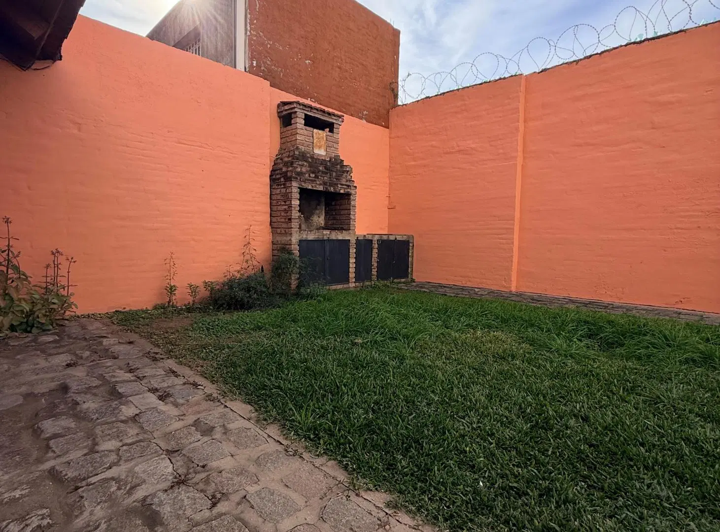 Alquilo duplex de 2 dormitorios con Garage en URCA 8