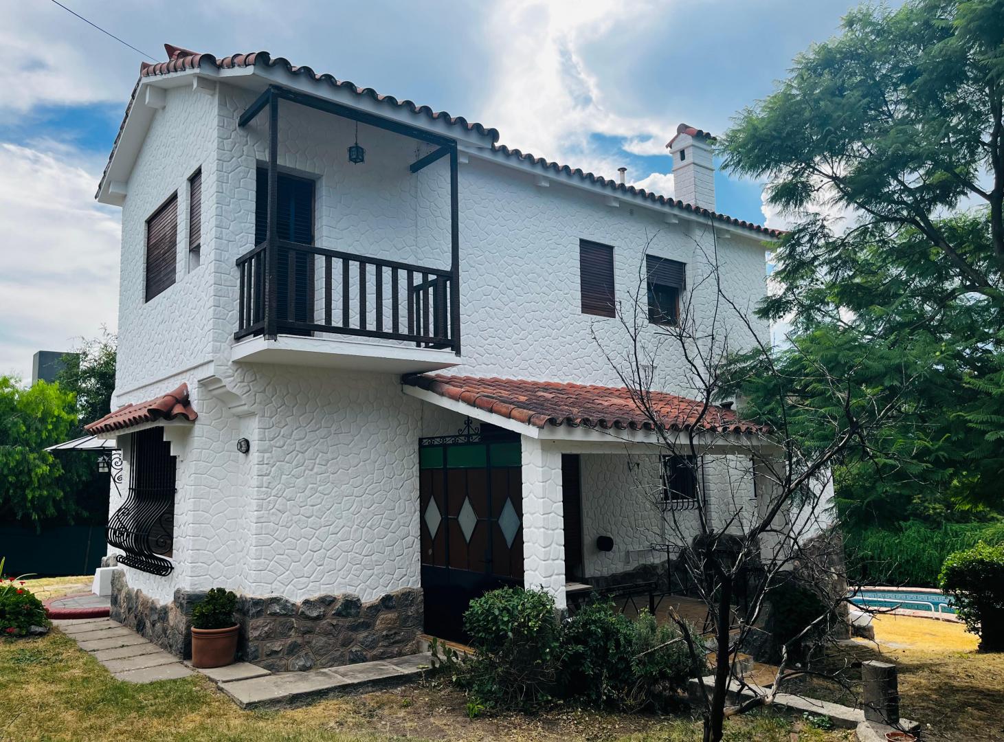 Foto de Vendo espectácular casa en Villa Allende con Cancha de Tenis y Piscina a Metros de la Policia., imagen 3