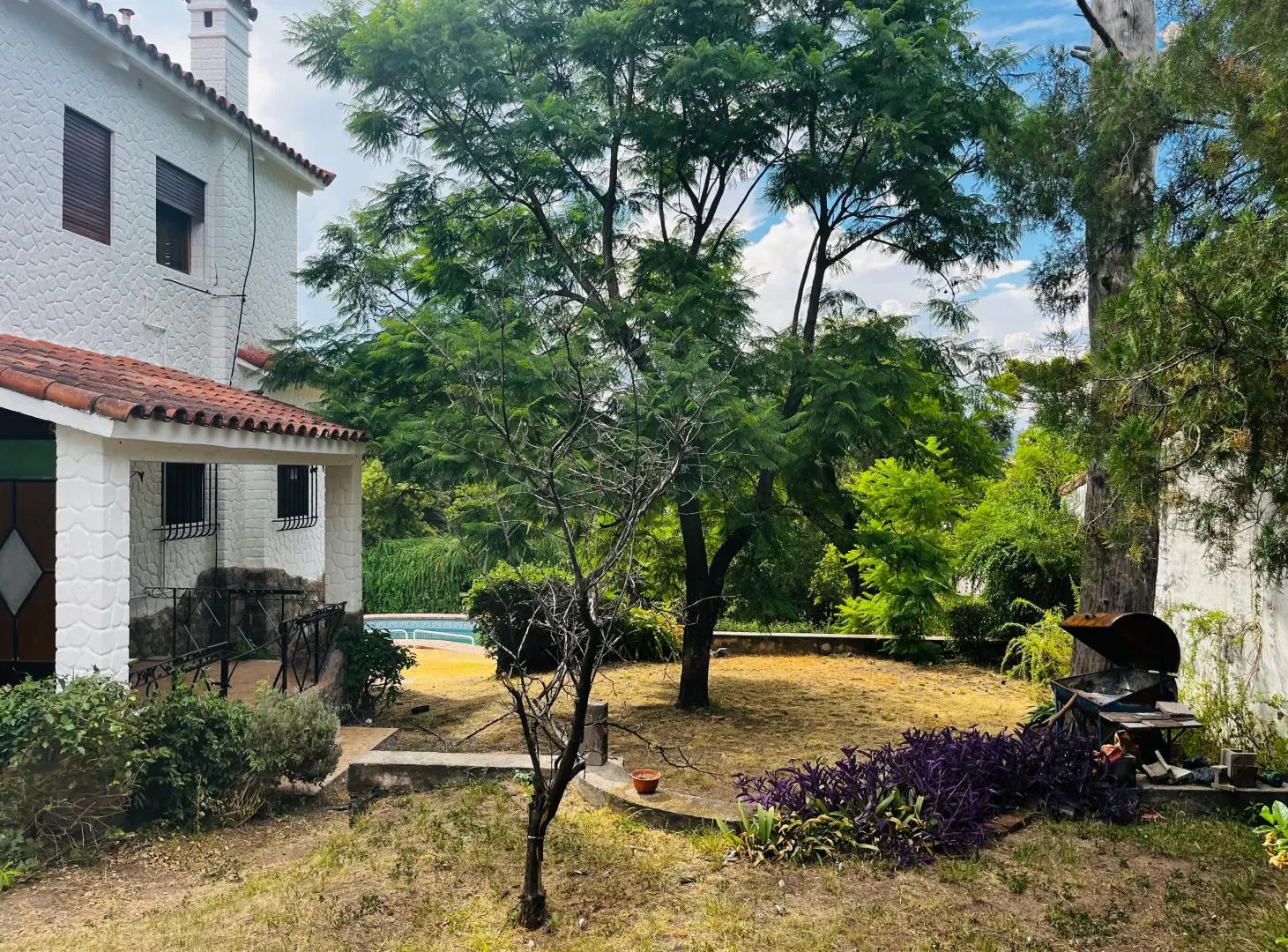 Vendo espectácular casa en Villa Allende con Cancha de Tenis y Piscina a Metros de la Policia. 8