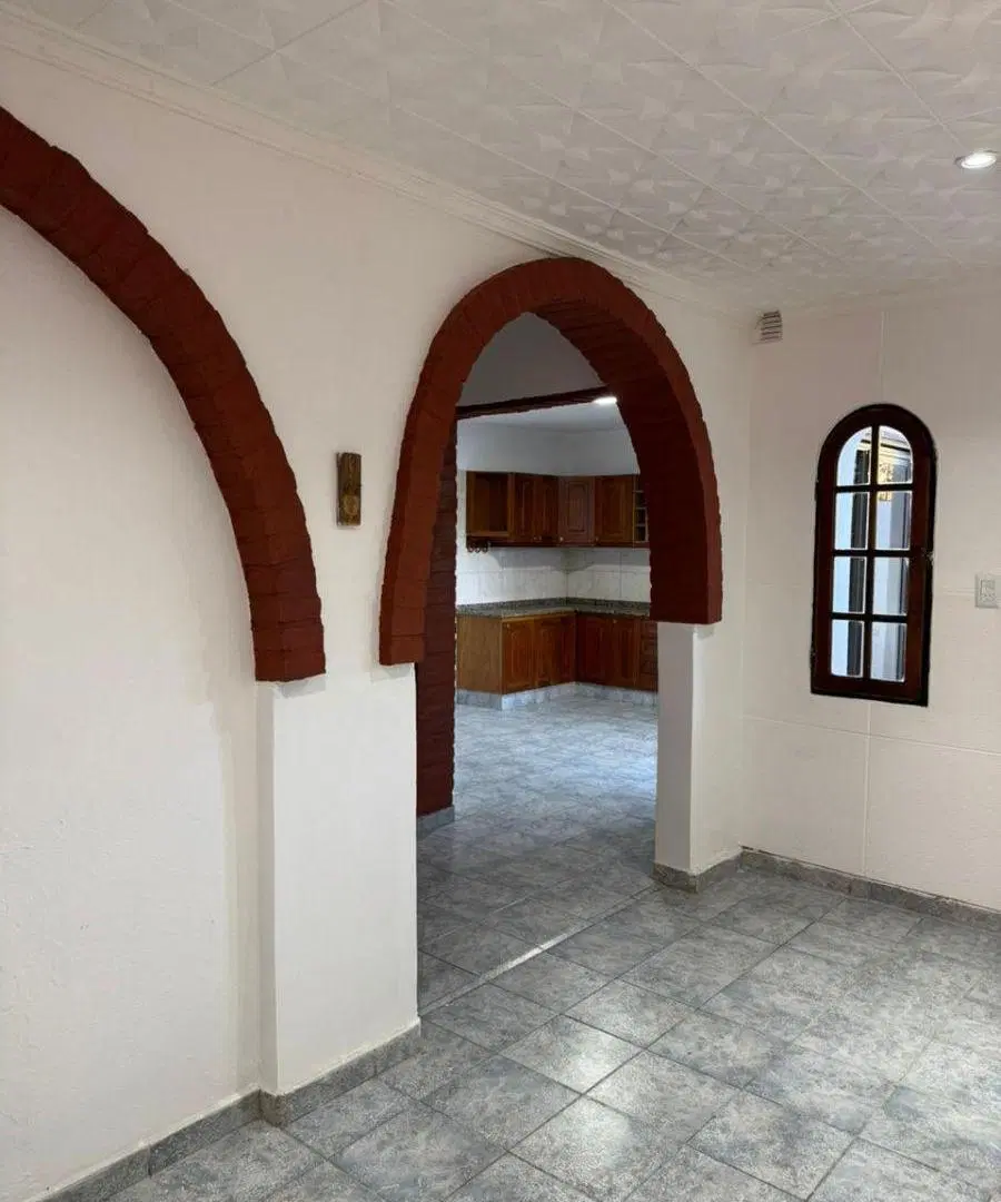Casa en Venta 1 dormitorio. Cochera propia Próxima a Av. J.M. Pueyrredón. B° A. Alberdi. 3