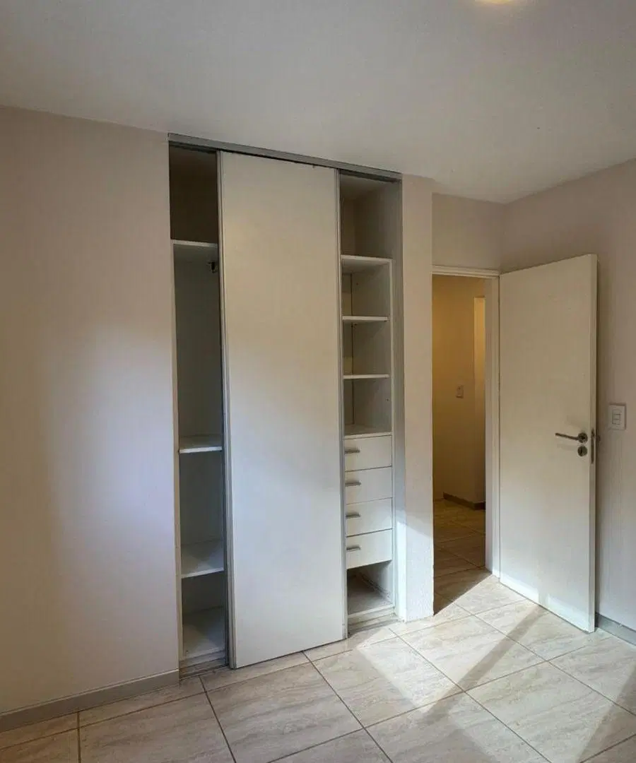 Casa de 3 dormitorios en Venta. Cochera 2. Piscina. Apta Crédito. Villa Catalina - Campo Verde. 2