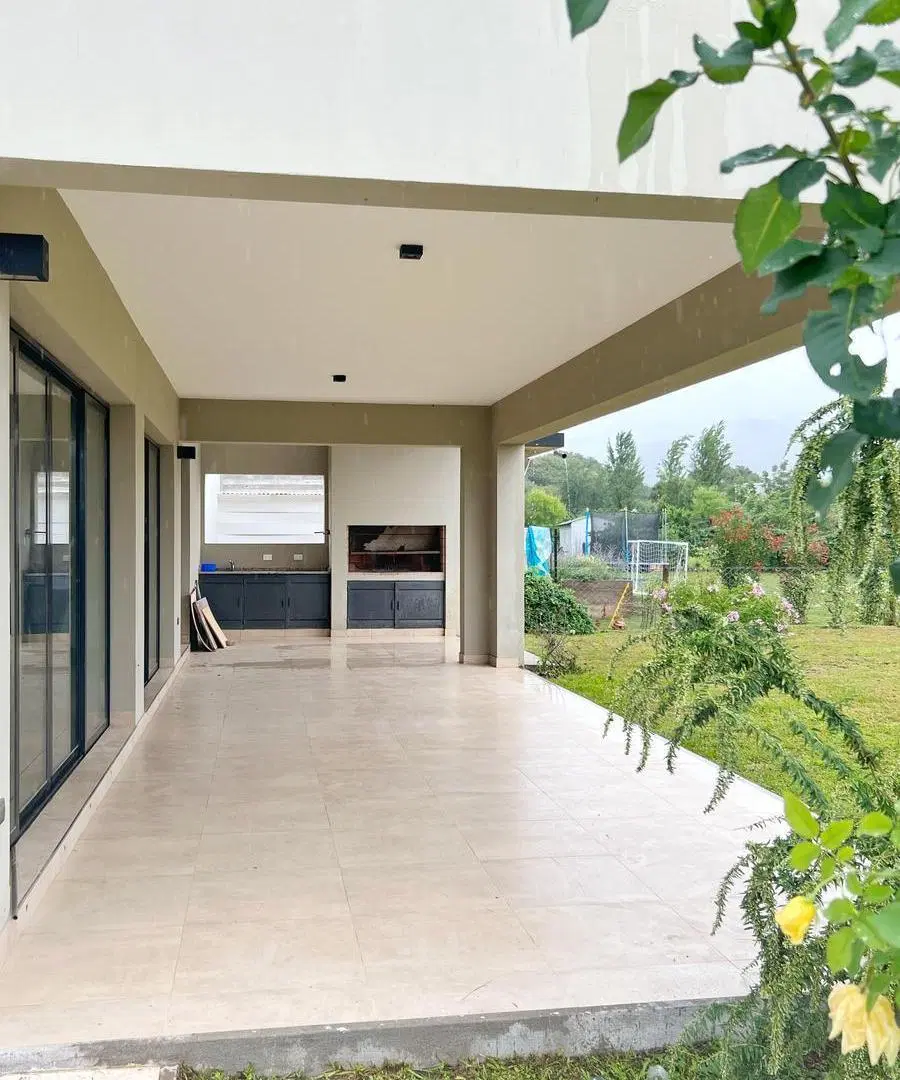 Casa en alquiler en Praderas de San Lorenzo 1