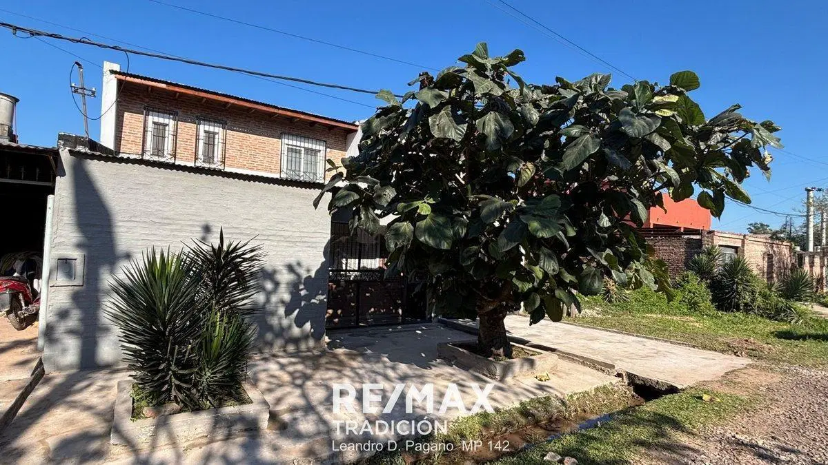 Casa 10 ambientes en venta próximo Av. Sarmiento 4