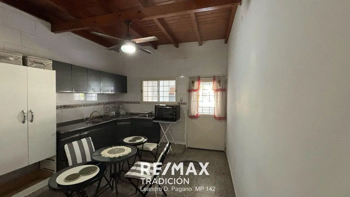 Casa 10 ambientes en venta próximo Av. Sarmiento 2