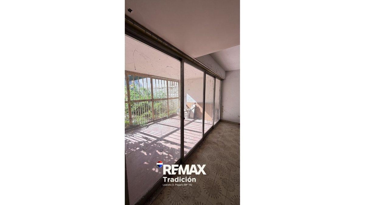 Casa 5 dorm. en venta – Resistencia – Patio amplio