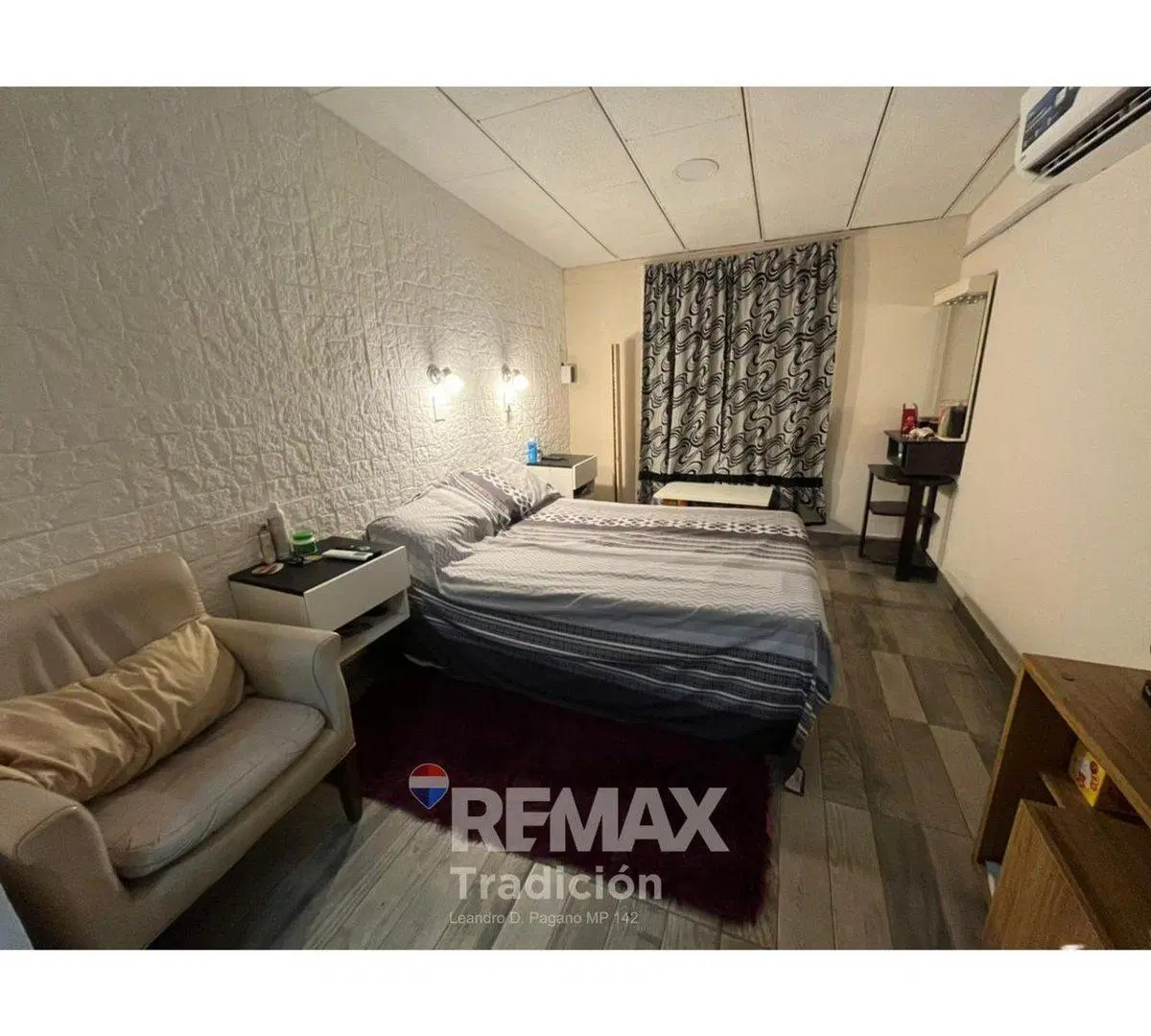 CASA VENTA 8 AMB. CON PILETA - RESISTENCIA 4