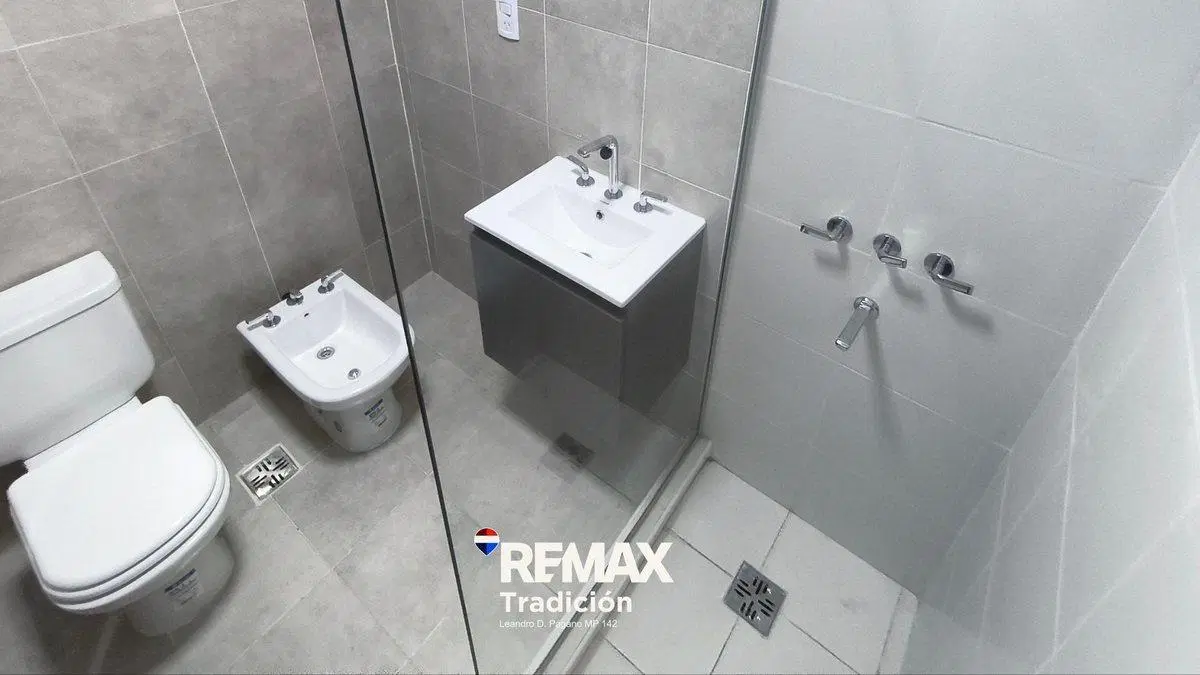 Dpto Vendo 3 dorm c/cochera Centro Rcia. 5