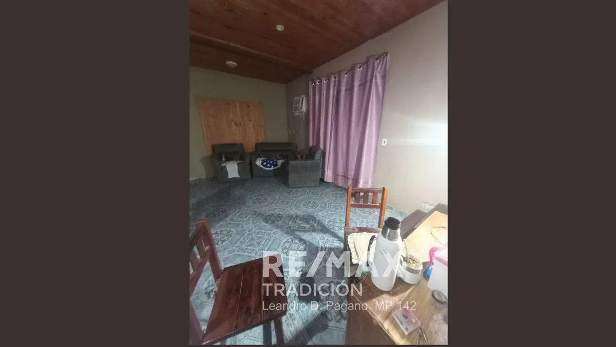 Amplia casa + dptos y local comercial al frente 4