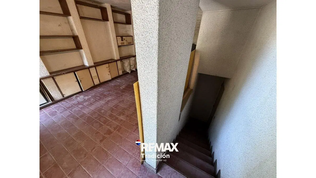 CASA  DE 6 AMB.  VENTA EN CASCO CENTRICO DE RCIA 2