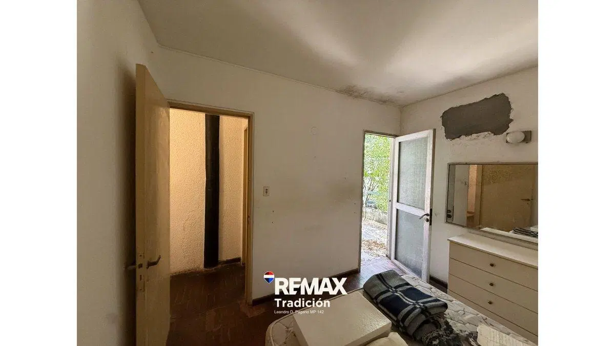 CASA  DE 6 AMB.  VENTA EN CASCO CENTRICO DE RCIA 5
