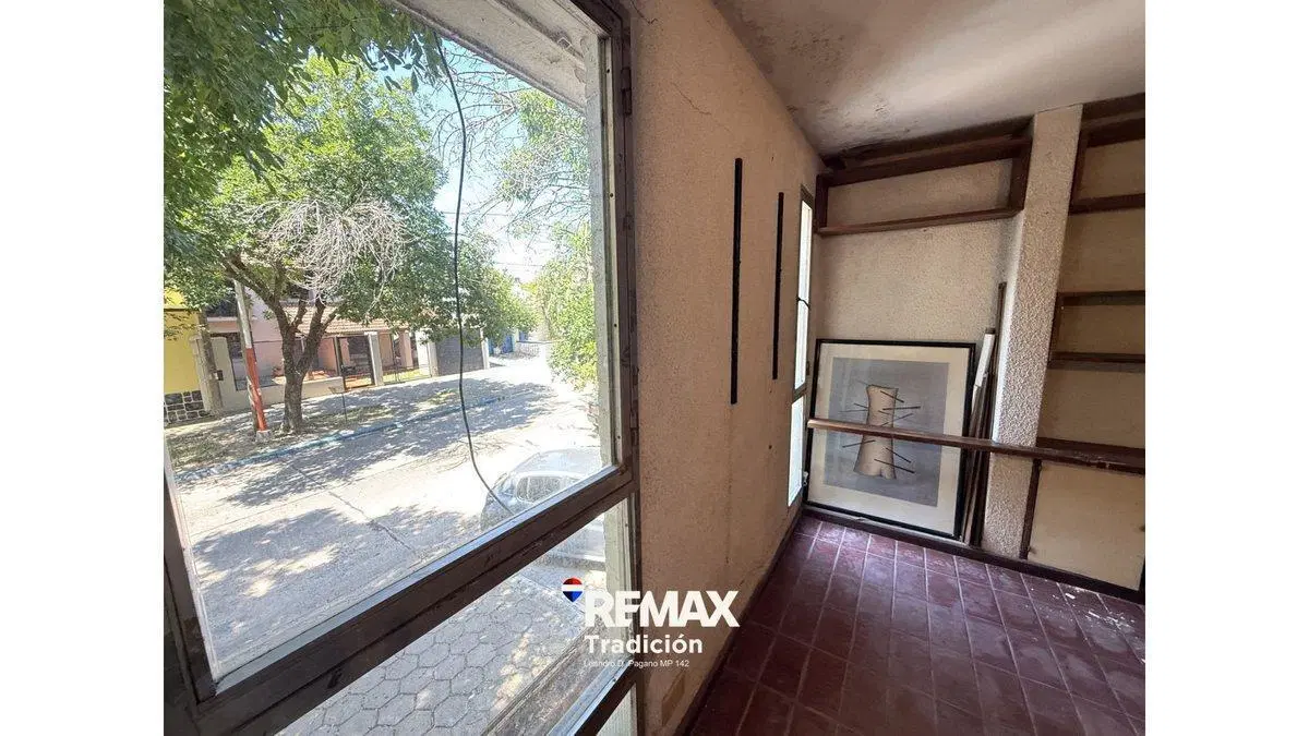 CASA  DE 6 AMB.  VENTA EN CASCO CENTRICO DE RCIA 3