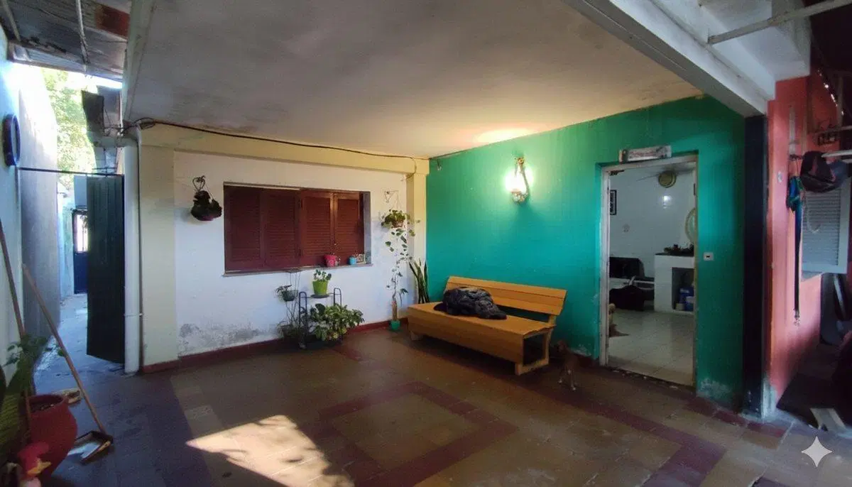 Venta de Casa con patio en Barranqueras.- 2