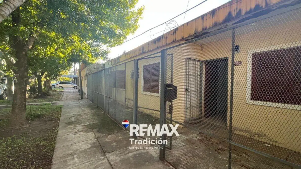 CASA EN VENTA  MACROCENTRO CON GARAGE Y PATIO 3